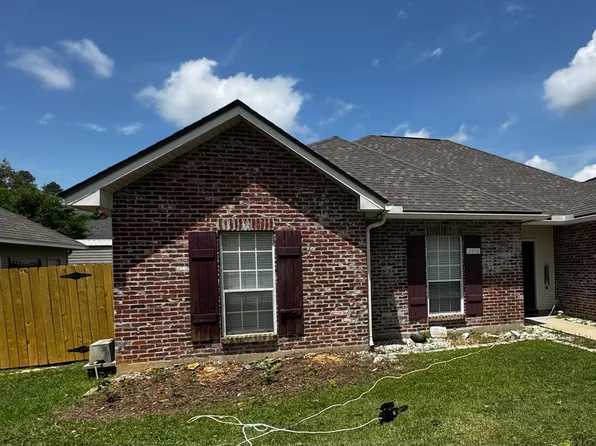 2368 Soult St, Mandeville, LA 70448