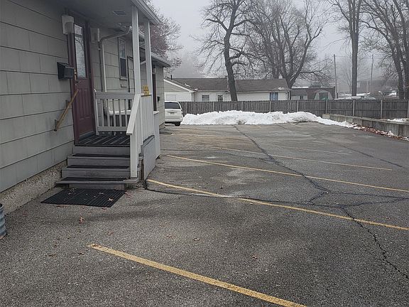4th image of 10301 E 63rd St #D
