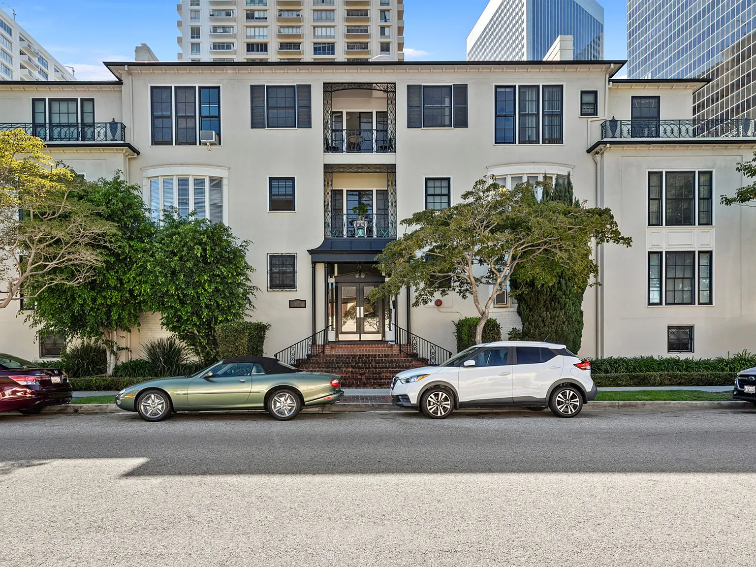 401 Shirley Place — Photo 3