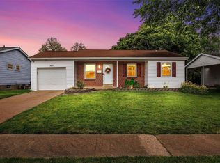 975 Thompson Dr, Florissant, MO 63031