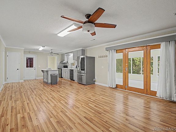 2nd image of 3095 Andrews Ave