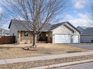 1960 Joes Lake Rd, Cambridge, MN 55008