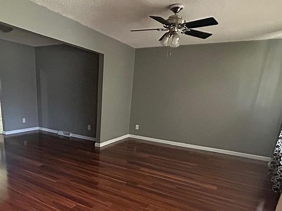 3rd image of 2357 Emert Ave