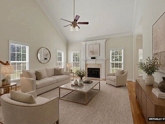 2nd image of 1939 Cliffview Ct