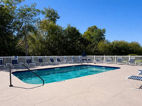 2nd image of 6803 Coconut Grove Cir