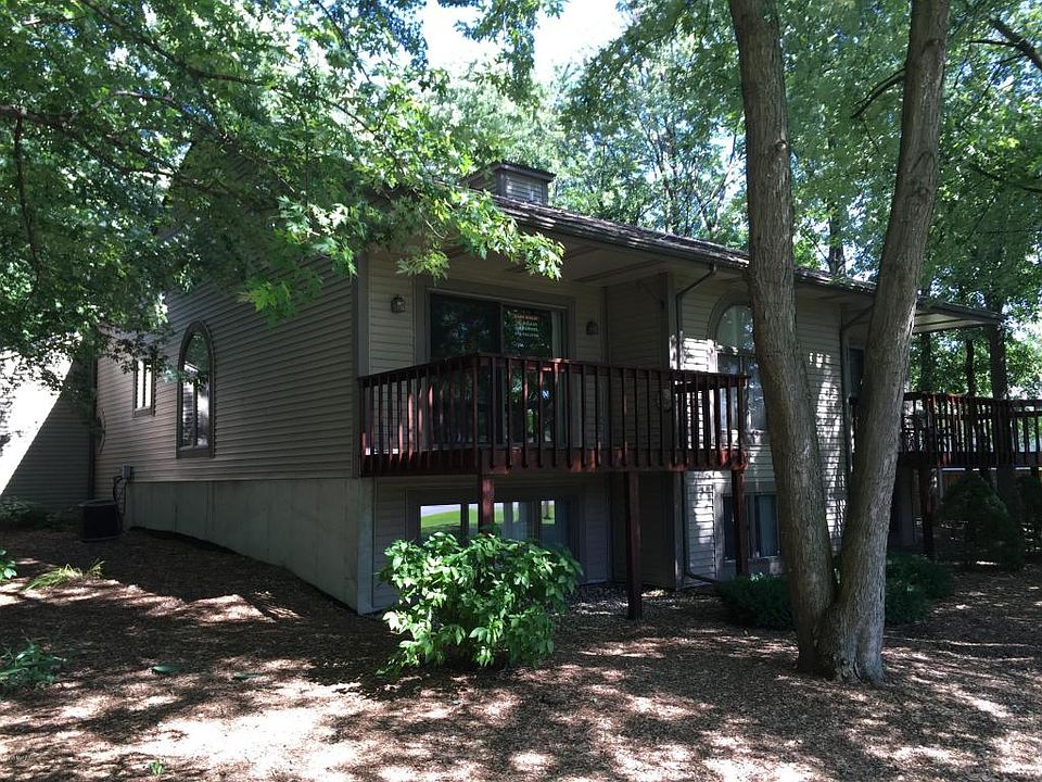 2nd image of 660 Crestview St