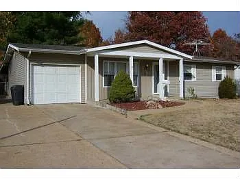 2145 Splendor Dr photo 1