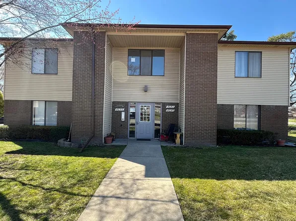 4652 E Ten Mile Rd, Warren, MI 48091