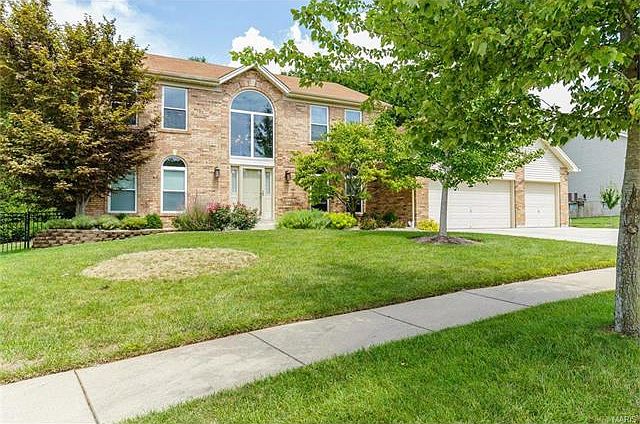 1st image of 417 Clarendon Ln