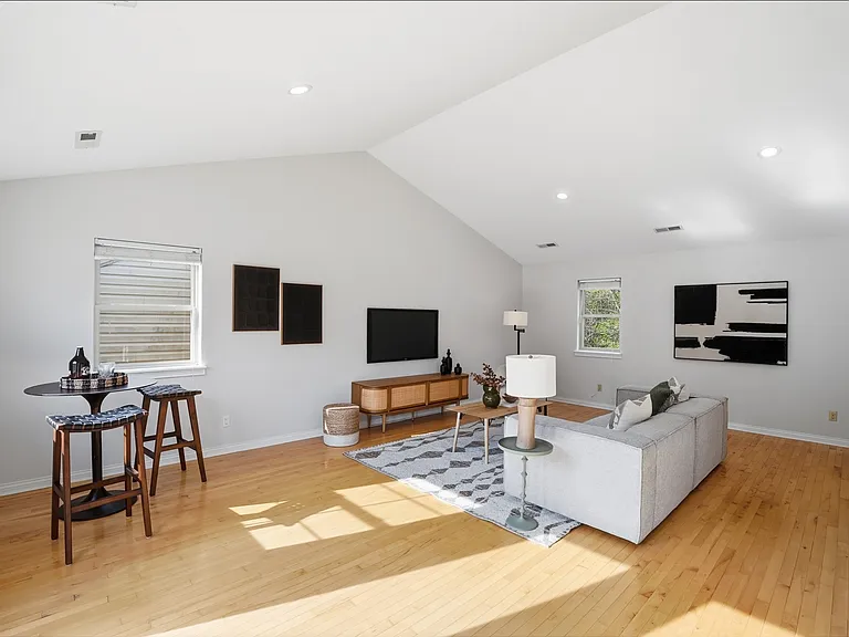 525 Boal St — Photo 23