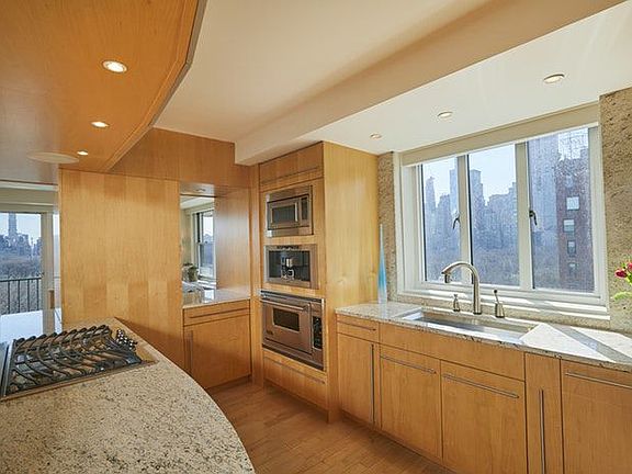 3rd image of 80 Central Park W APT 14B