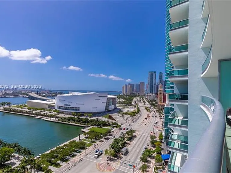 900 Biscayne Blvd #2002 — Photo 31