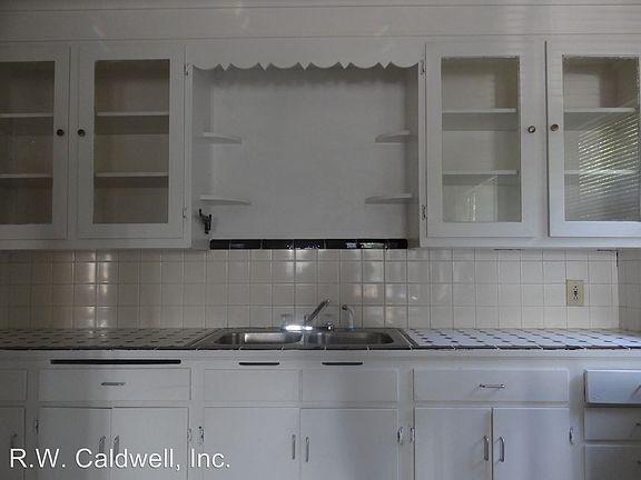 3rd image of 5521 Gulfport Blvd S