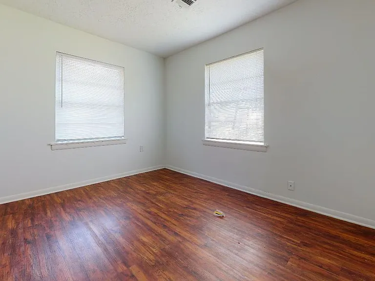 1105 Palasota Dr — Photo 9