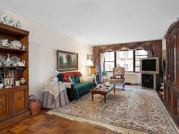 2nd image of 505 E 79th St APT 4J