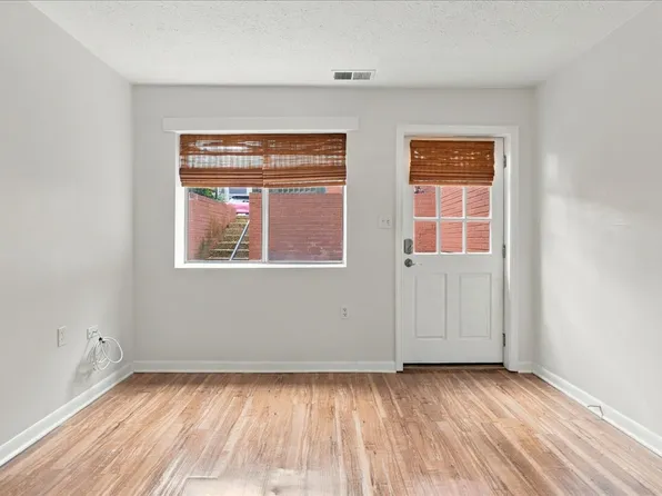 116 N Indian Aly #101, Winchester, VA 22601
