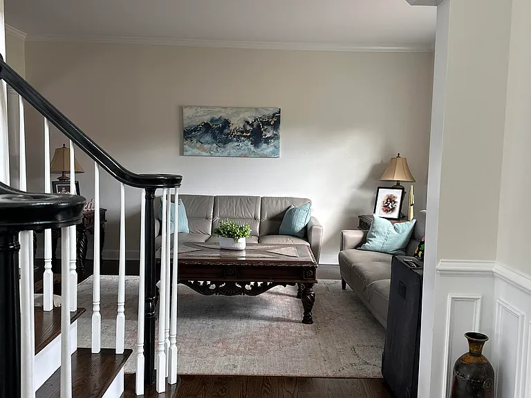 209 Samuel Ct #1 — Photo 4