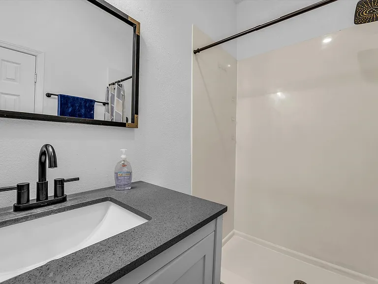 1209 Southey St — Photo 11