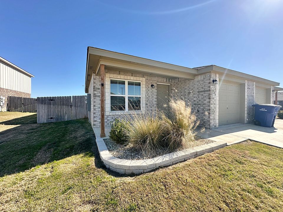 1st image of 1712 Castroville Trl