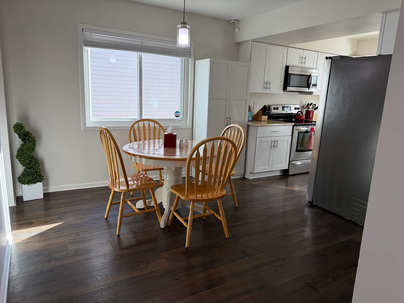 236 Kinross Ave — Photo 4