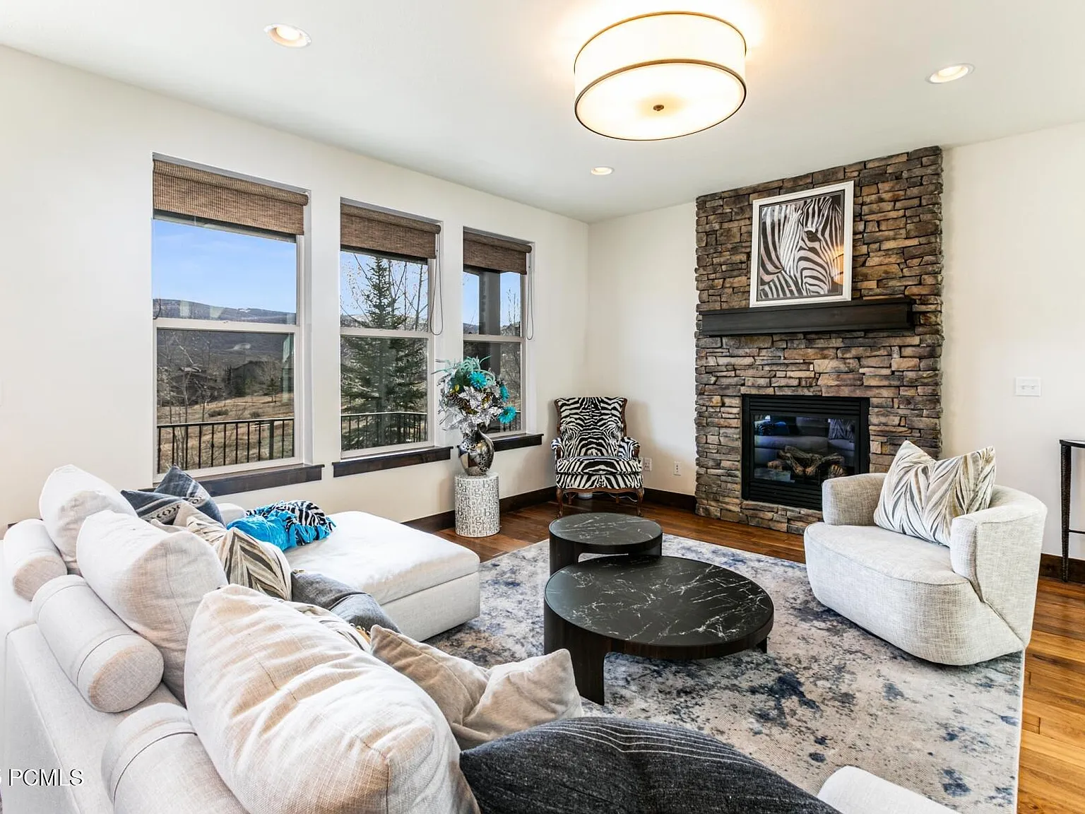 4 bed, 3.5 bath, 2402 sqft, $4,600 — Photo 4