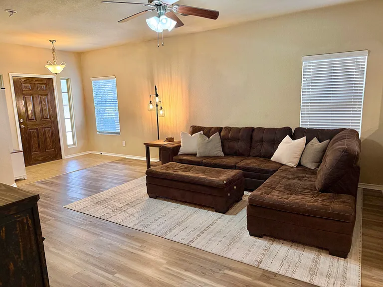 1068 Meadow Scape Dr — Photo 4