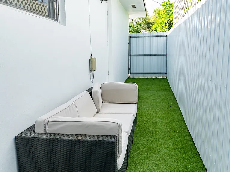3306 SW 24th Ter — Photo 14