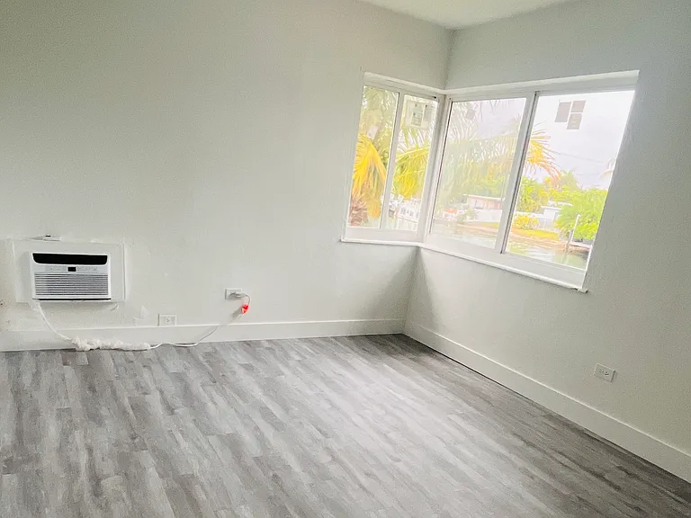2045 Calais Dr #8 — Photo 11