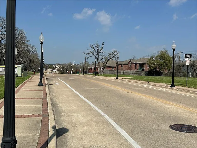 4005 College Main St — Photo 4