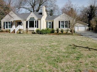 908 Memorial Dr, Gainesville, GA 30501