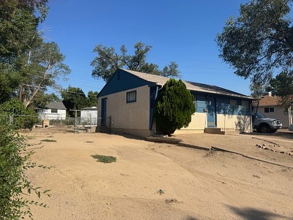 Outside side parking for 2 cars