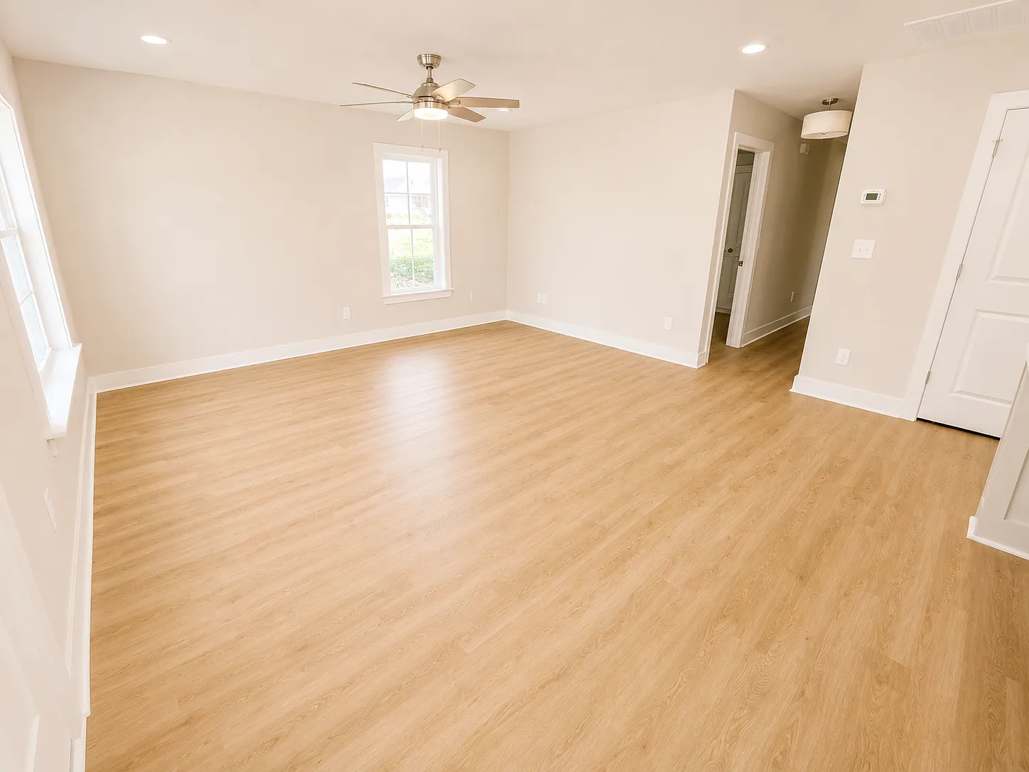 104 N Davis Street — Photo 4