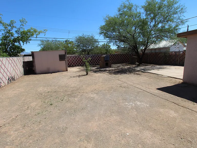 6733 S Downing Ave — Photo 21