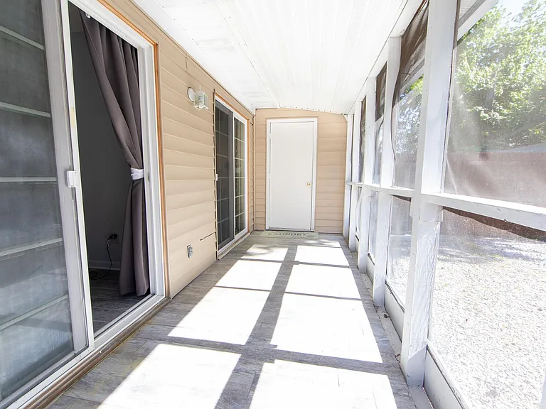 817 Chalk Ct — Photo 14