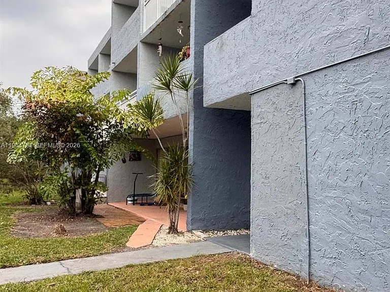 9365 Fontainebleau Blvd #E105 — Photo 21