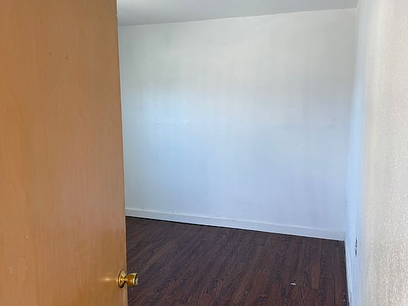 2nd image of 1723 Geneva St #2