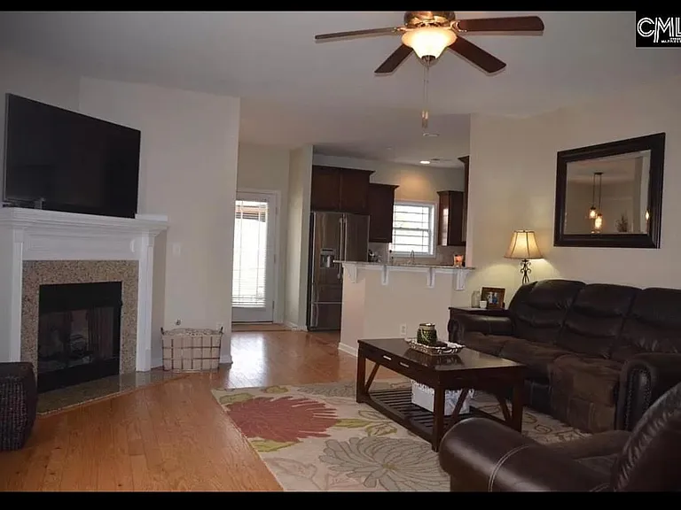 272 Ashmore Ln — Photo 3