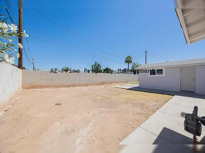 2830 E Sheridan St — Photo 20