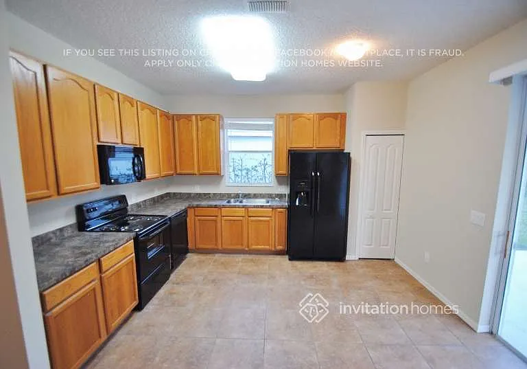 2740 Daybreak Dr — Photo 3