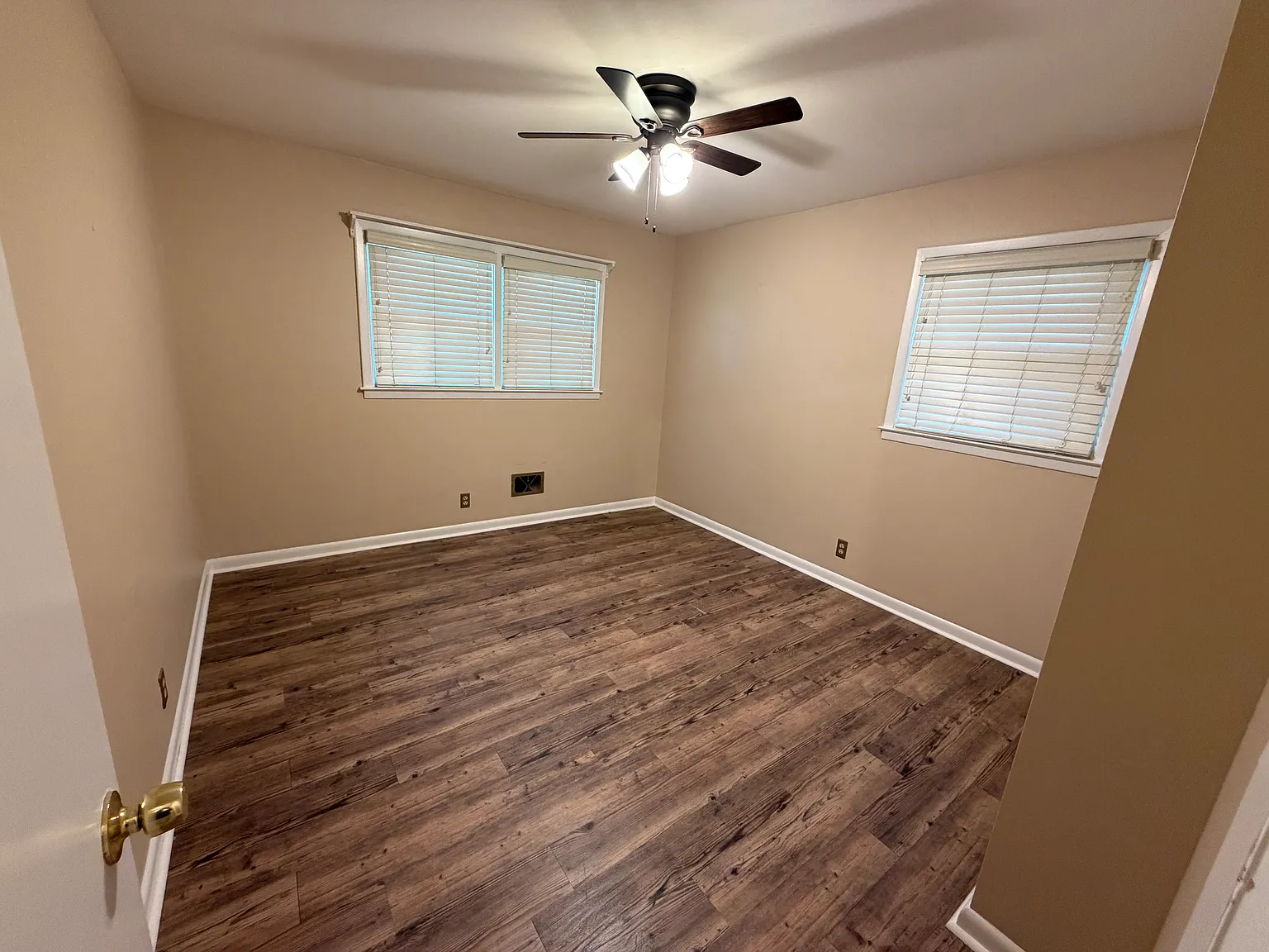 3 bed, 1438 sqft, $1,649 — Photo 4