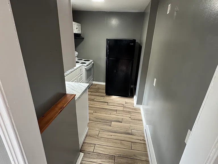 28 York Ave #1 — Photo 5