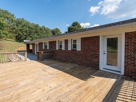 3rd image of 6545 Damascus Cir