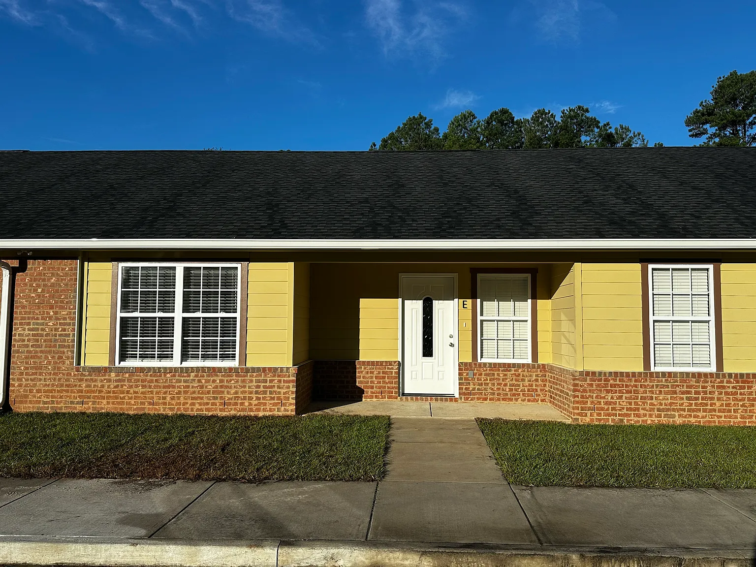 190 Peter King Rd — Photo 1