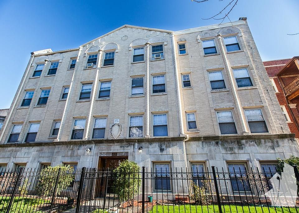 1st image of 4031 N Kenmore Ave APT 104V