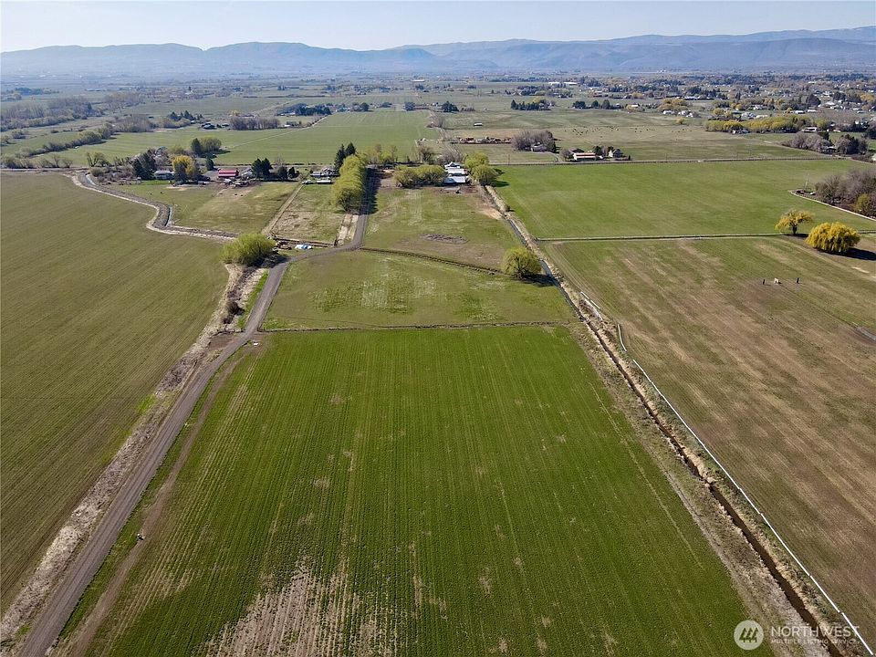 1st image of 861 Lyons Road