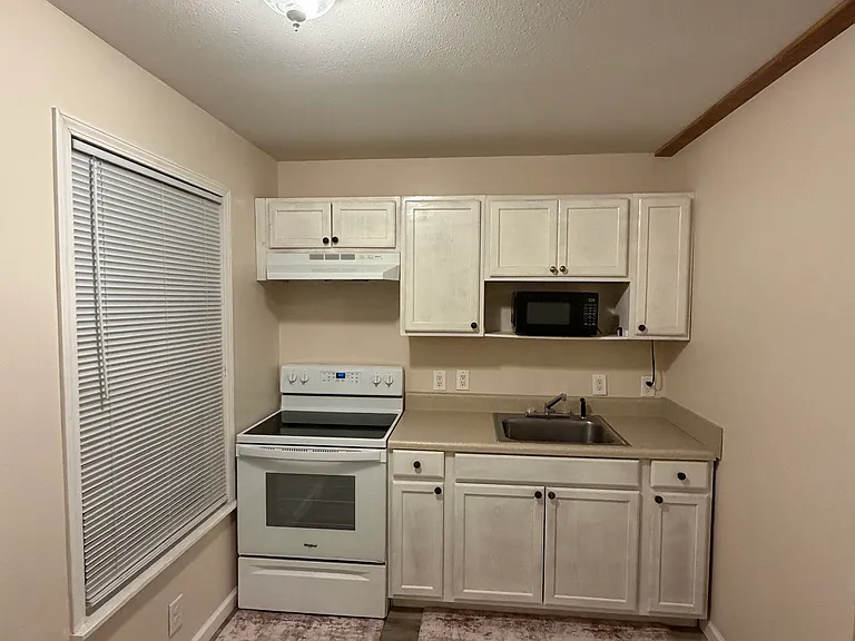 288 N Main St — Photo 5