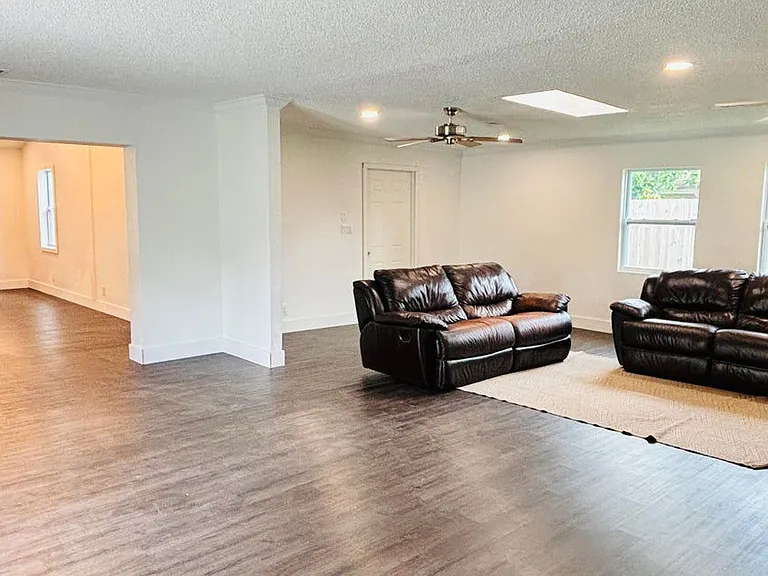 10303 Pippin Ln — Photo 4