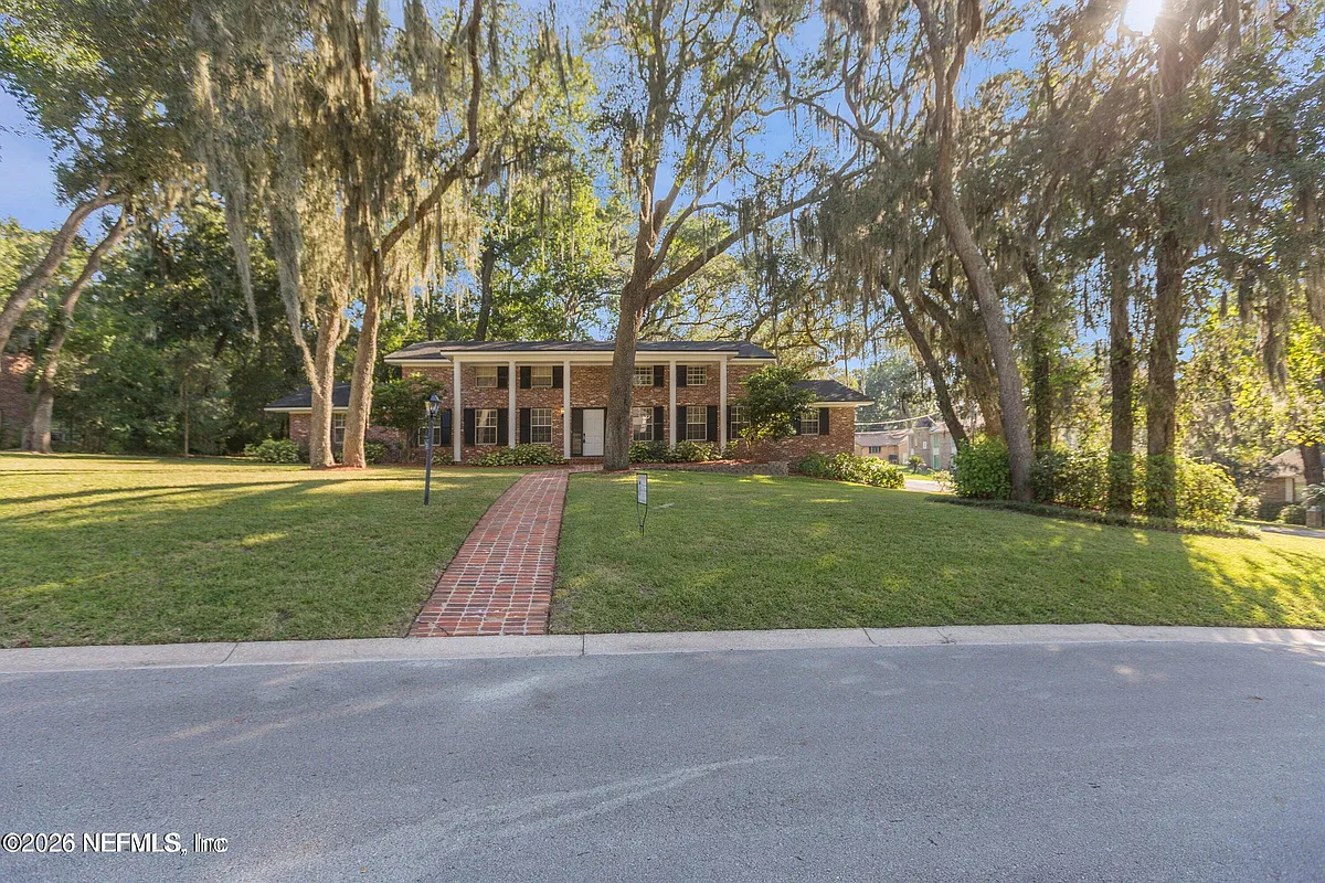 Building Photo - 1922 Holly Oaks Ravine Dr