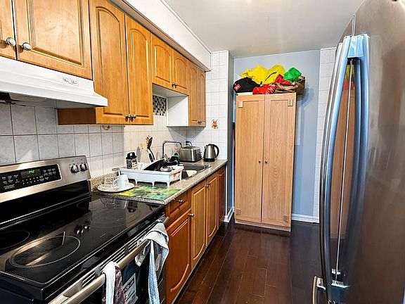 4th image of 50 Eden Park Dr