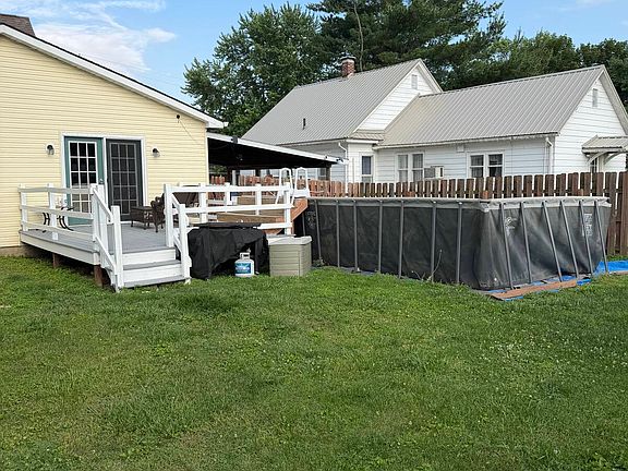 2nd image of 235 N Carrollton St